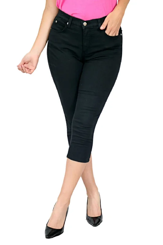 Basic Capri In Black