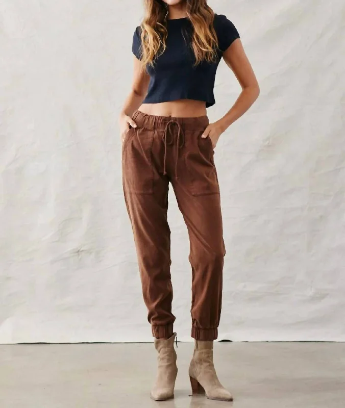 Pocket Jogger In Brown